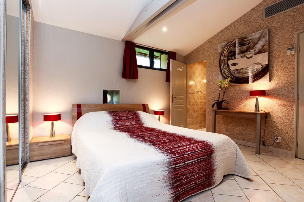 Chambres D'Hotes Les Peyrouses Sarlat-la-Canéda Exterior photo